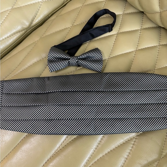 Black & Silver Men's Cummerbund & Bow Tie Set - used just once on a cruise. - Picture 2 of 6
